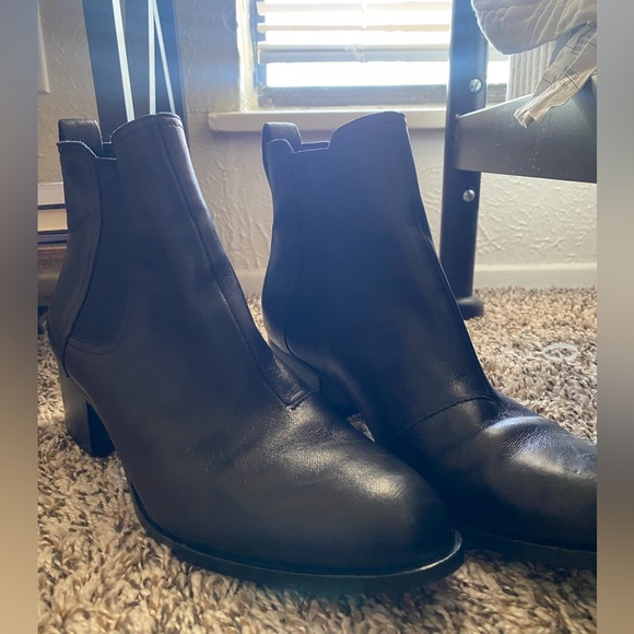 Black Leather Chelsea Boot - Picture 4 of 12